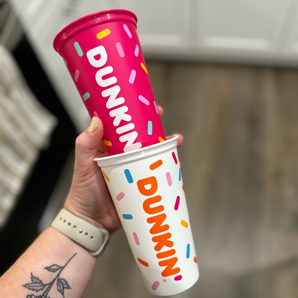 Dunkin hot cups